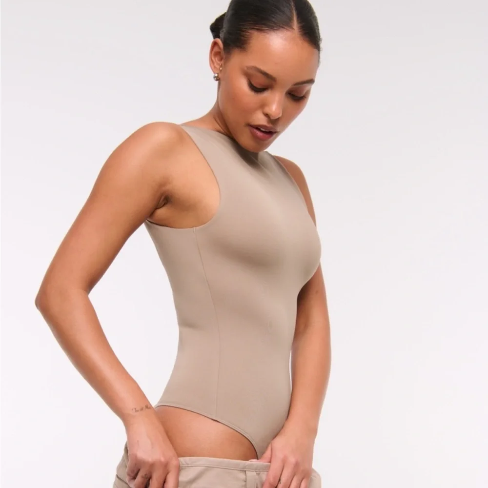 Abercrombie & Fitch Taupe Bodysuit - Picture 4 of 4